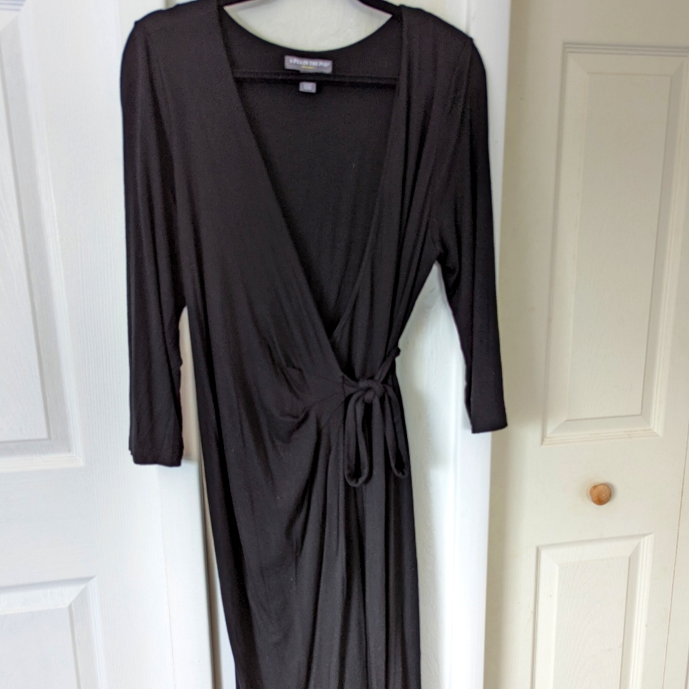 A Pea in the Pod Maternity wrap dress